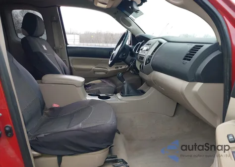 2005 Toyota Tacoma Base V6 z USA, uszkodzony, nr VIN 5TEUU42N65Z119071